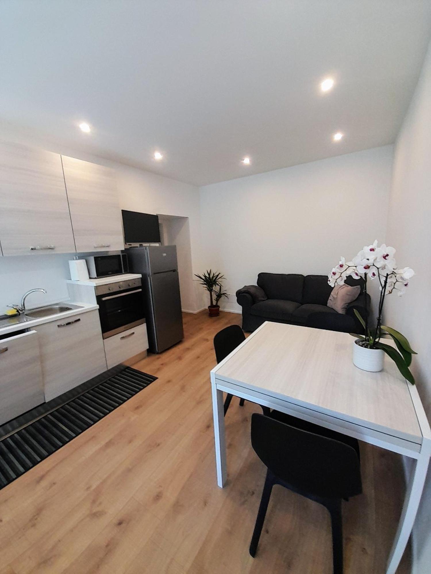 Casa Rosanelli Lägenhet Tenna Exteriör bild