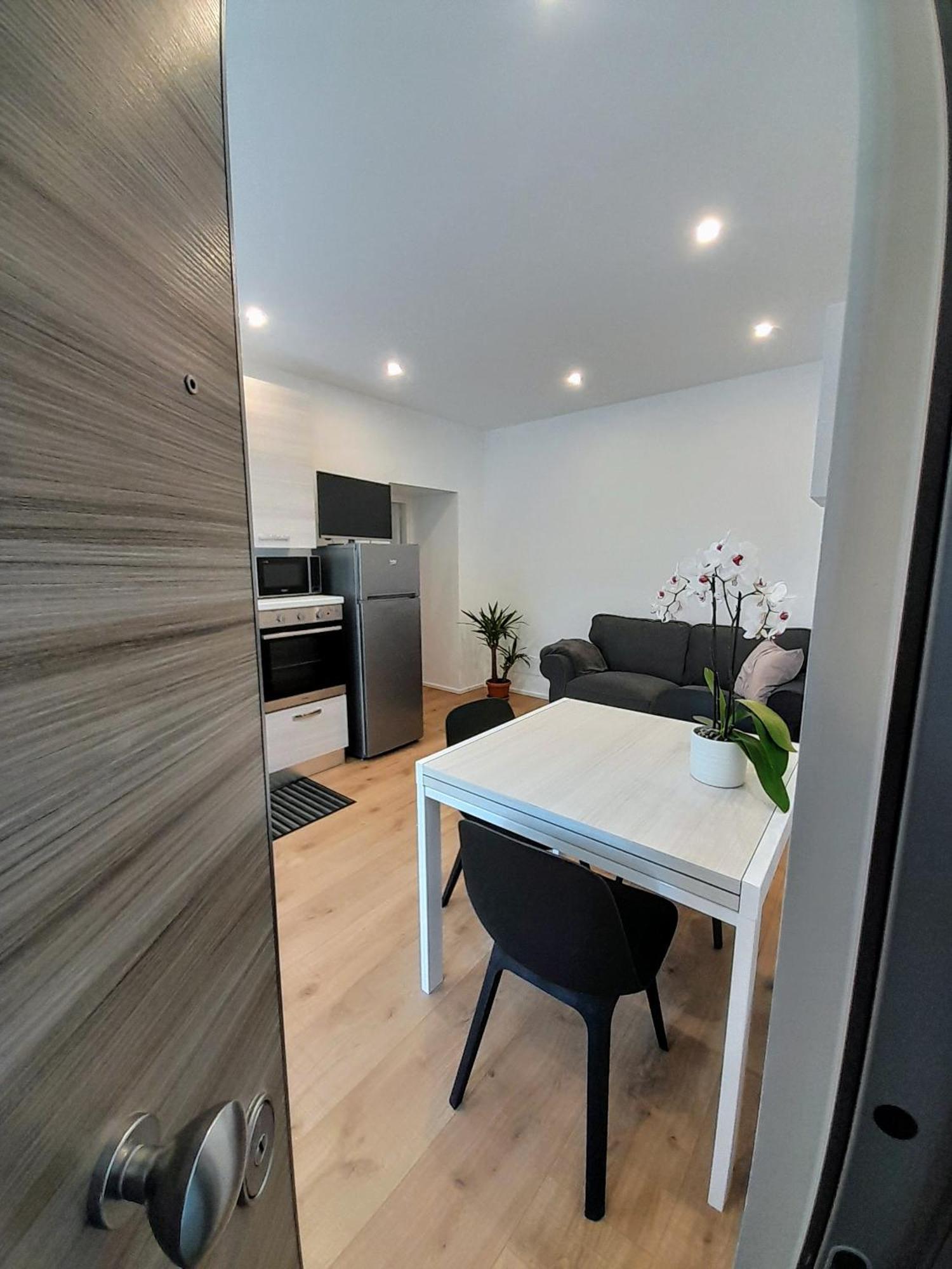 Casa Rosanelli Lägenhet Tenna Exteriör bild