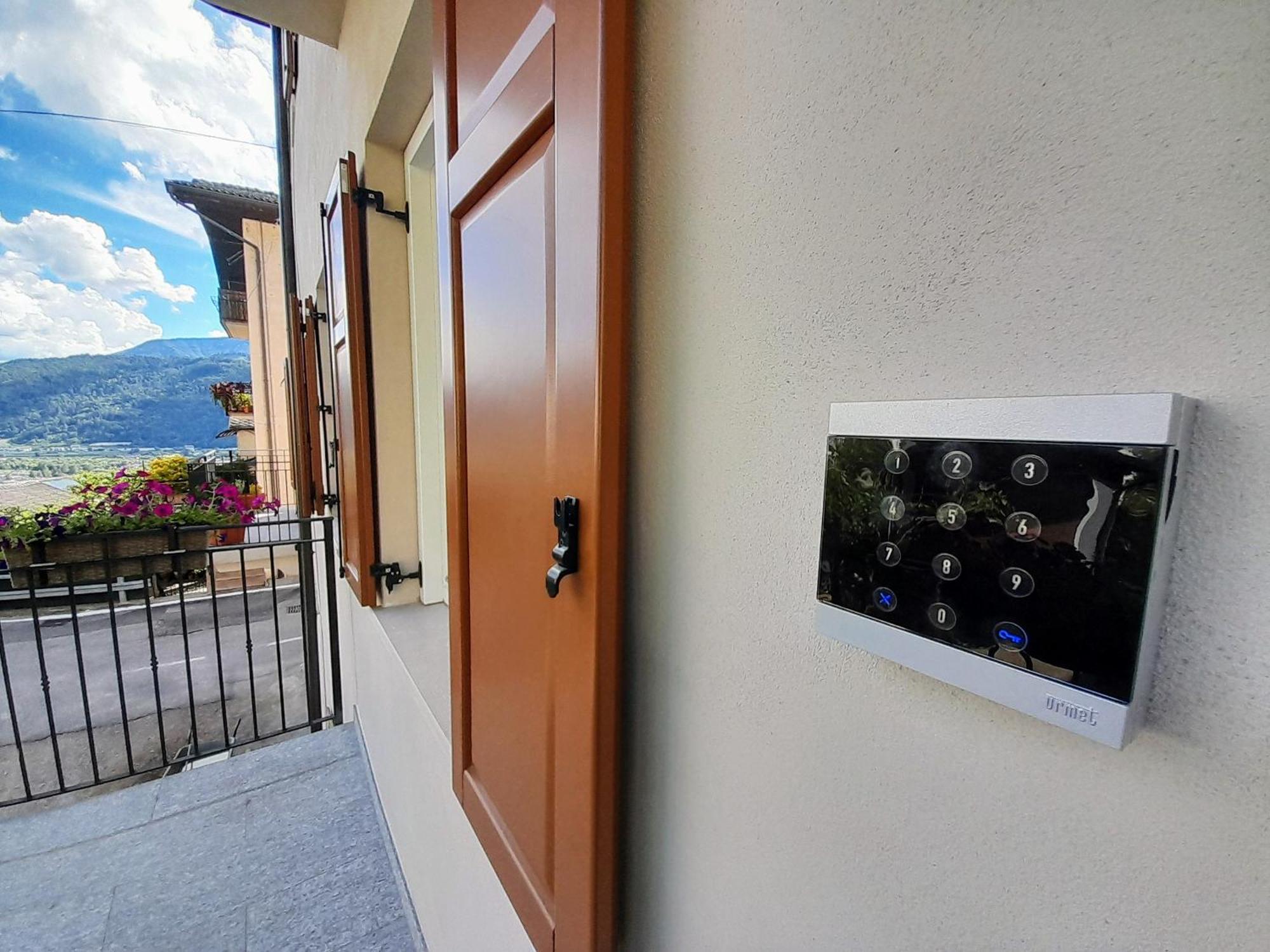 Casa Rosanelli Lägenhet Tenna Exteriör bild