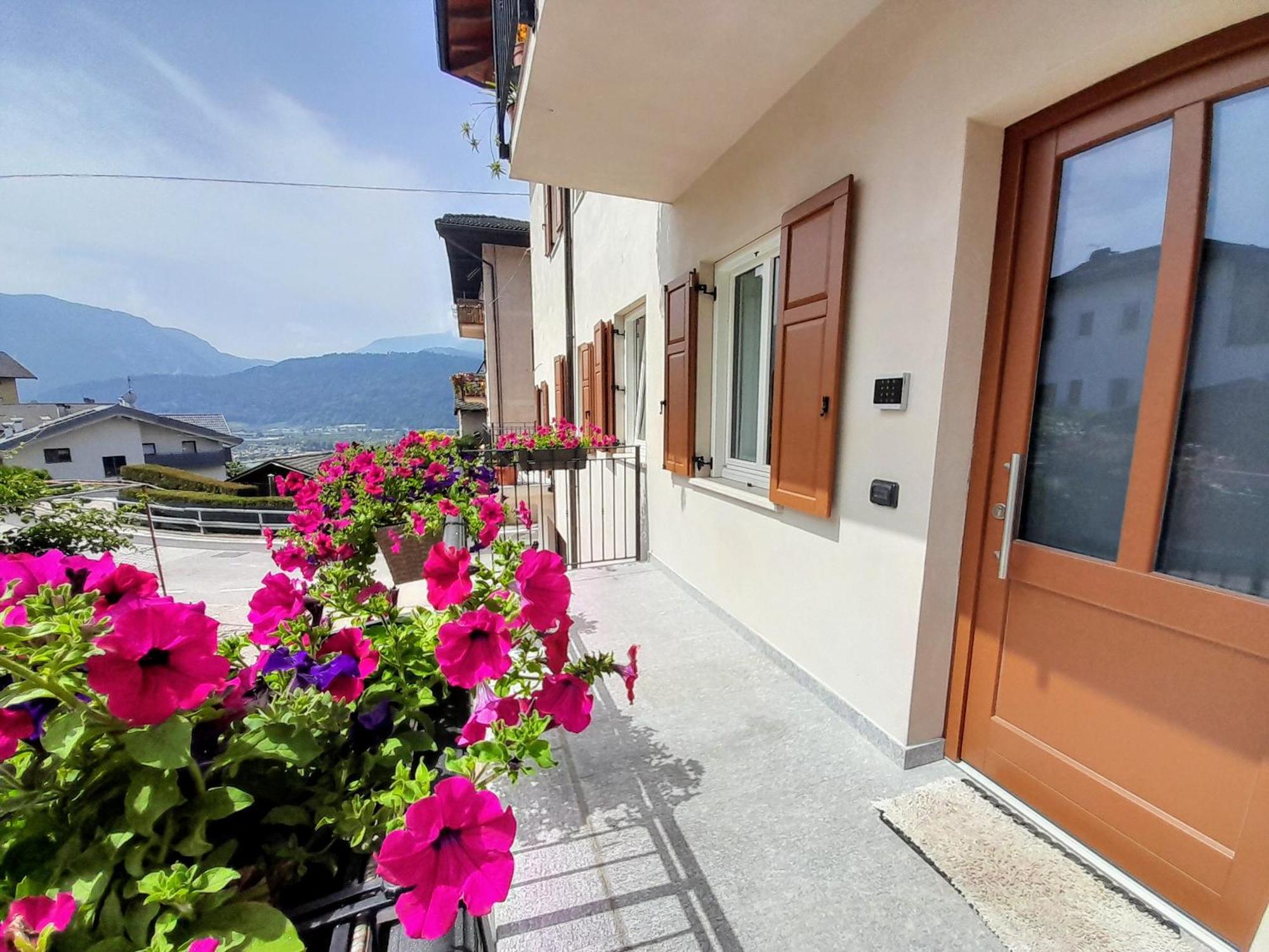 Casa Rosanelli Lägenhet Tenna Exteriör bild